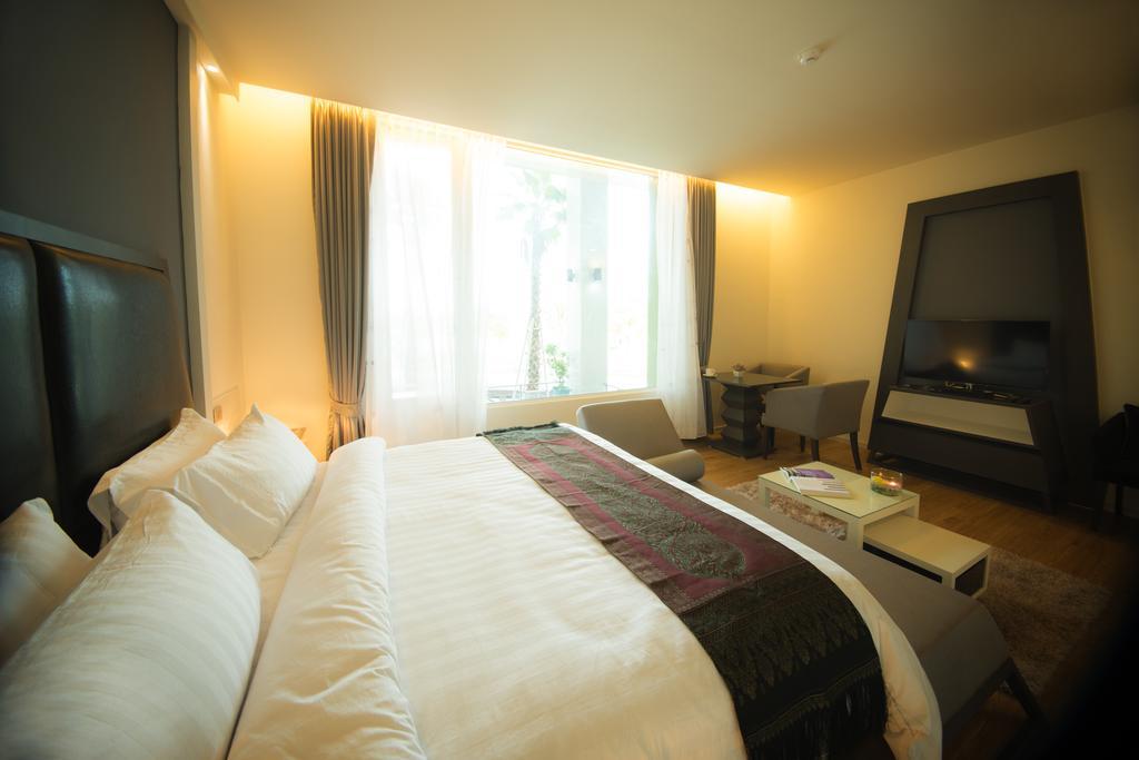 The Beverly Hills Hotel Nakhonratchasima Εξωτερικό φωτογραφία