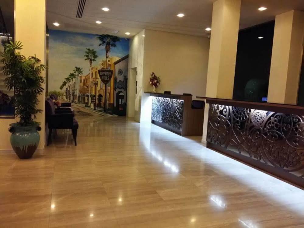 The Beverly Hills Hotel Nakhonratchasima Εξωτερικό φωτογραφία