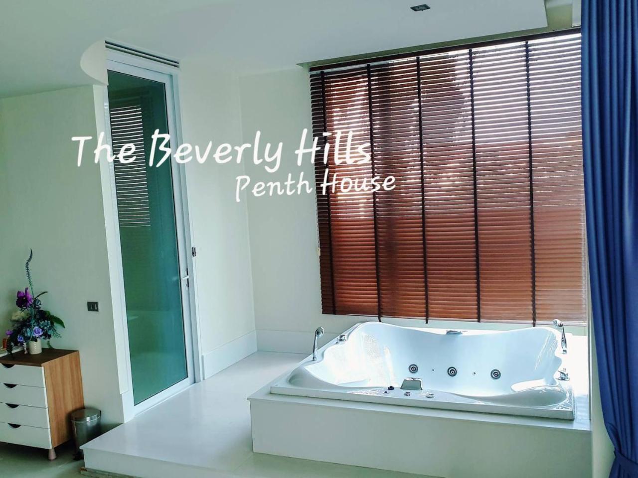 The Beverly Hills Hotel Nakhonratchasima Εξωτερικό φωτογραφία